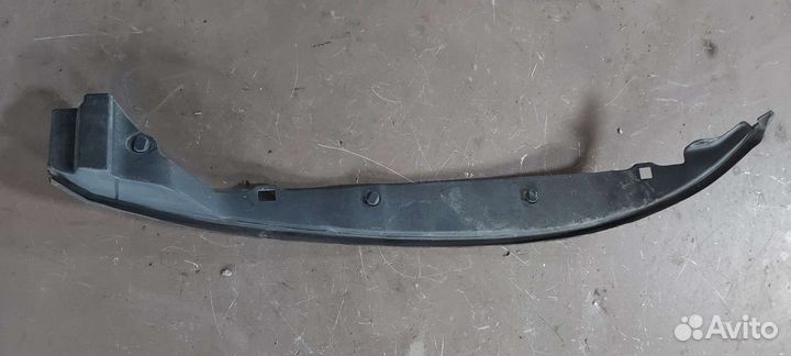 Уплотнитель двери на Nissan Fuga