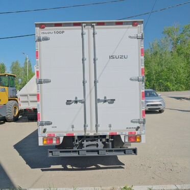 Промтоварный фургон Isuzu Elf (N-series), 2023
