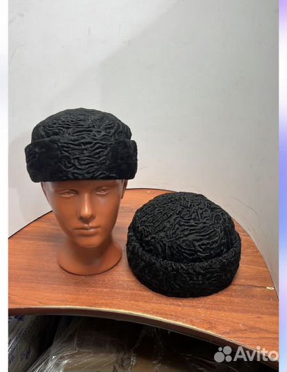 Каракулевая спортивная шапка