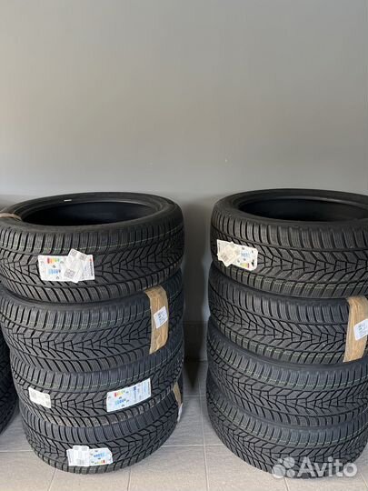 Hankook Winter I'Cept Evo 3 X W330A 255/45 R20