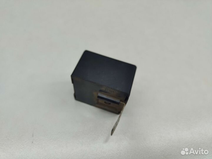 Реле обогрева заднего стекла Hyundai Accent X3 98г