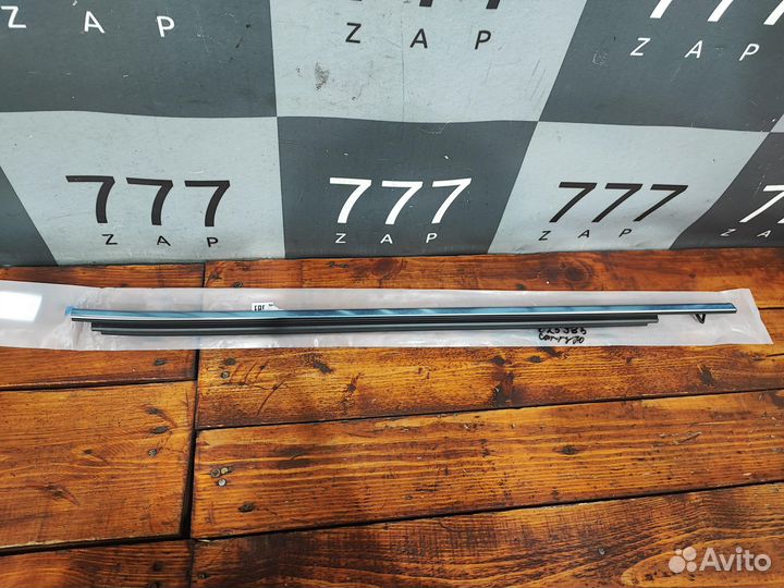 Молдинг стекла заднего правого Camry XV70 Новый Ор