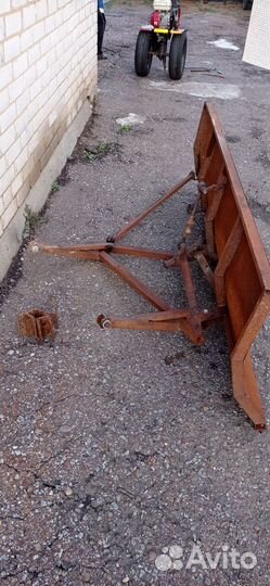 Отвал на Ниву