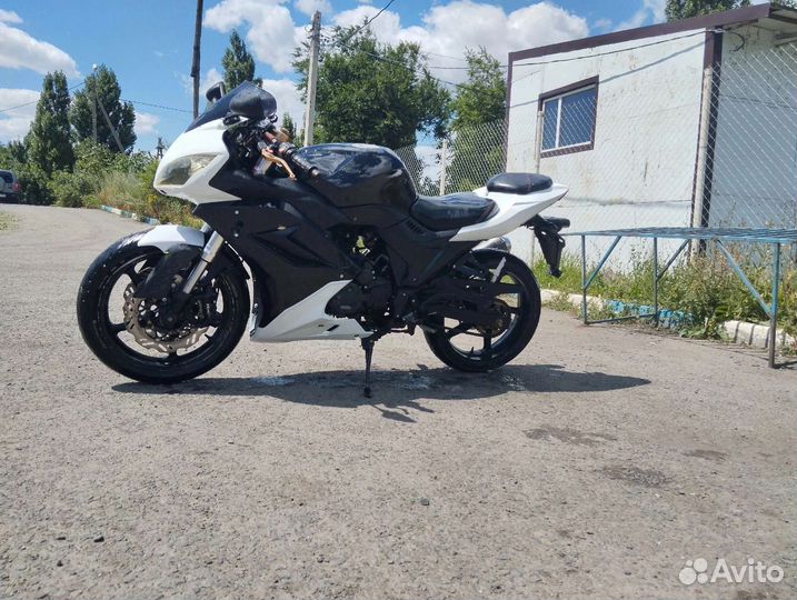 Мотоцикл GX-R250