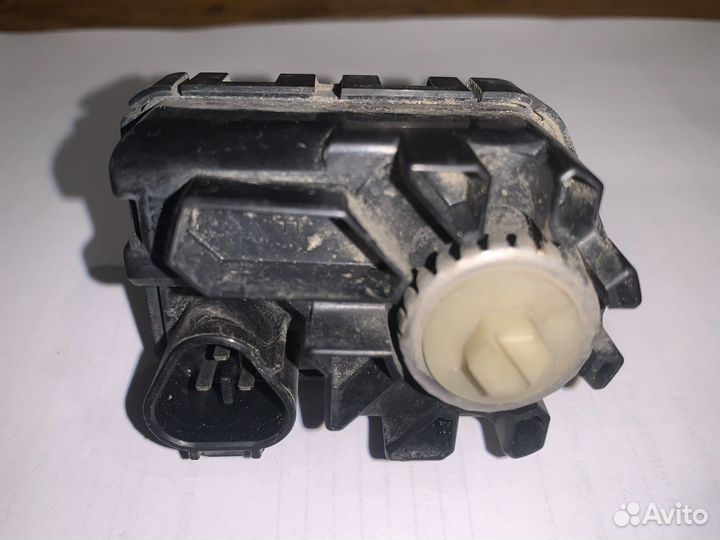 Моторчик корректора фар camry