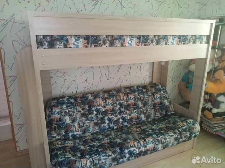 Двухъярусная кровать с диваном