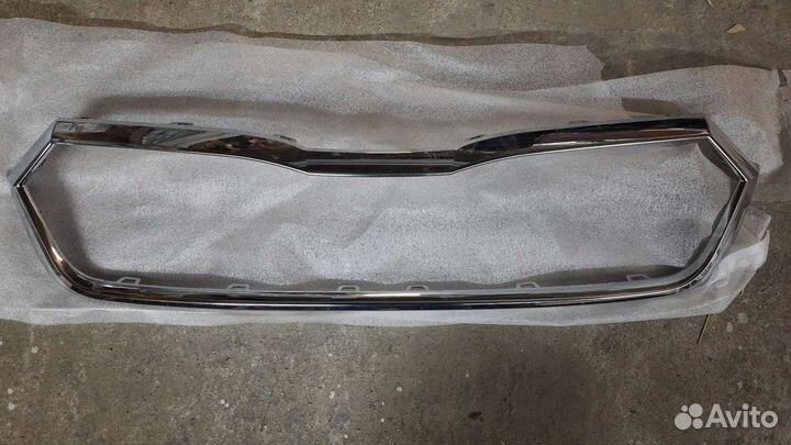 Облицовка решётки радиатора Октавия 8