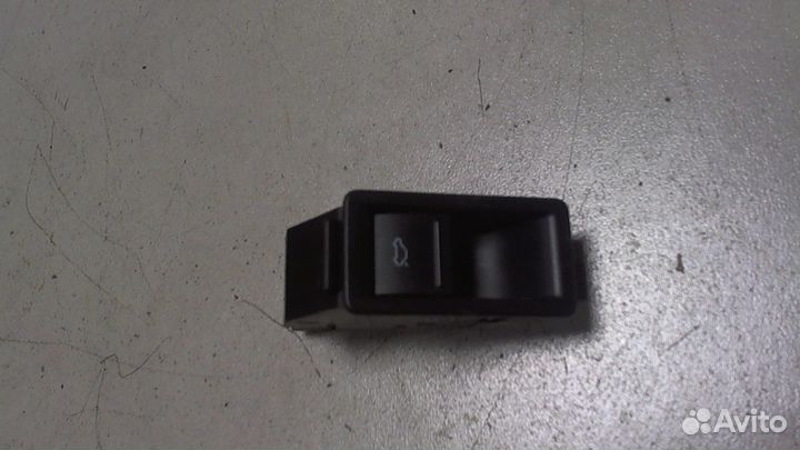 Кнопка багажника Volkswagen Jetta 6, 2017