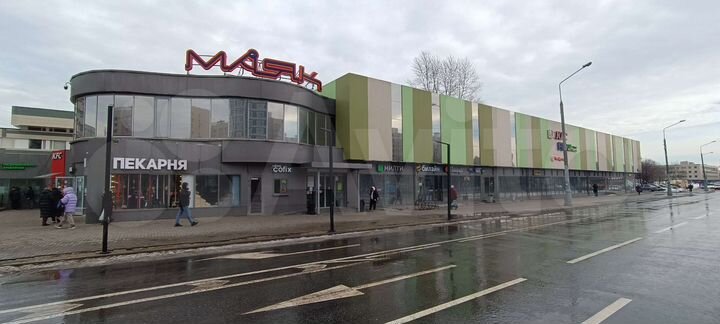 40 м² в ТЦ и 16м2 на фасаде ТЦ