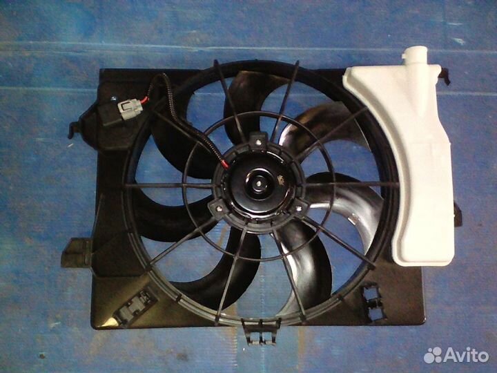 Вентилятор охлаждения в сборе Kia Rio 2011 2012