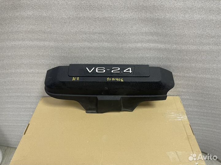 Декоративная крышка двс Ауди А6 С6 2.4