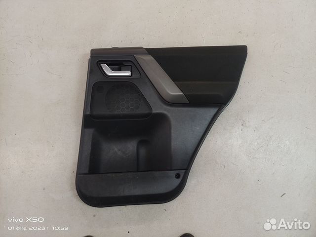 Обшивка двери задней правой