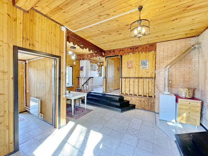 Дом 240 м² на участке 8,1 сот.