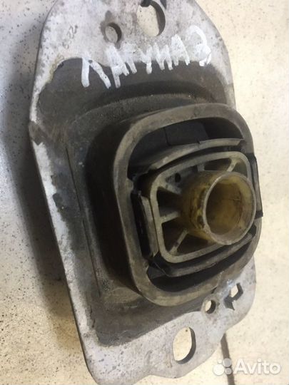 Подушка коробки передач левая Renault Laguna 3