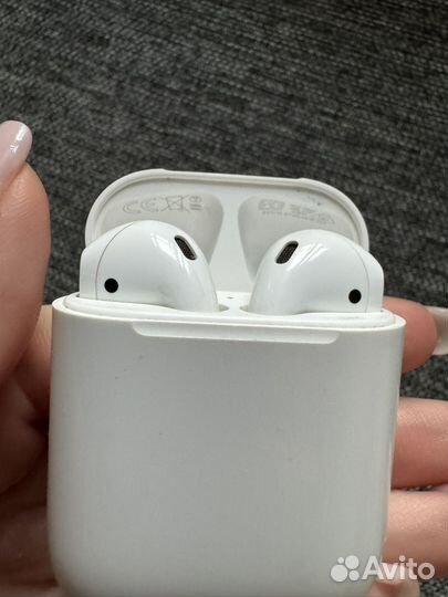 Беспроводные наушники apple airpods 1