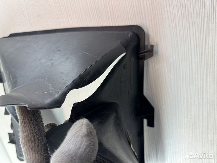 Воздуховод Porsche Macan 95B 2017 левый