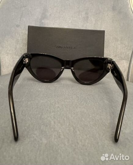 Солнцезащитные очки yves saint laurent