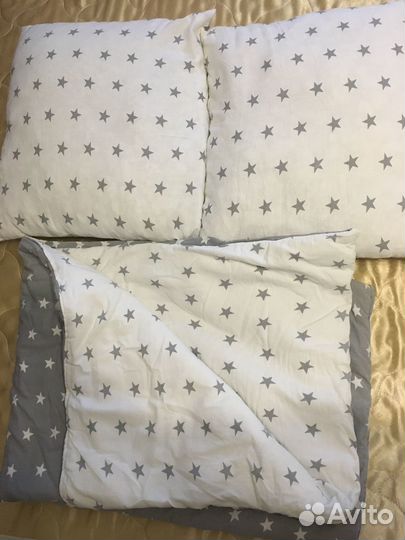 Детское одеяло и подушки