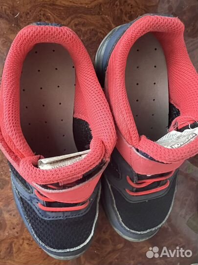 Кроссовки для девочки