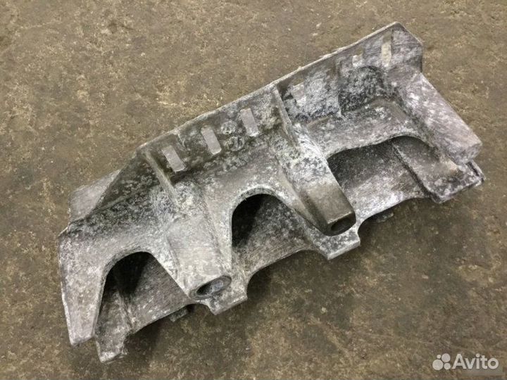 Кронштейн топливной рейки Renault Megane 2