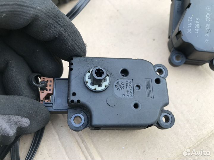 Сервопривод печки на Mercedes W203 A2038201642