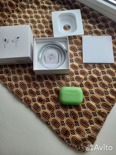 Беспроводные наушники apple airpods