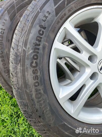 Continental ContiCrossContact LX2 215/65 R16