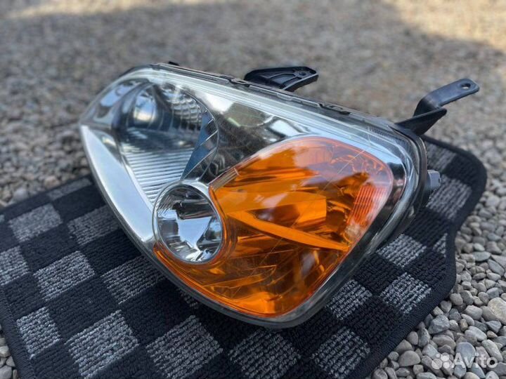 Фара левая Honda Civic Ferio ES1 D15B 2002