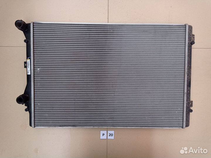 Радиатор охлаждения двигателя Audi A3, VW Passat