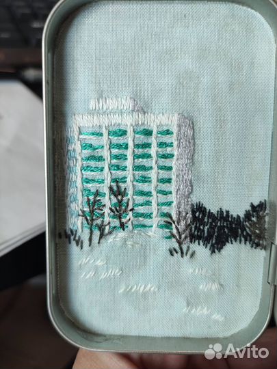 Арт объект вышивка в коробочке