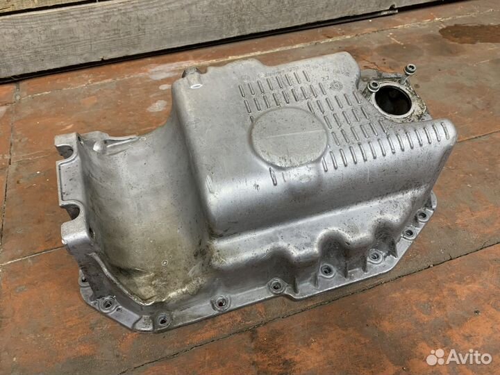 Поддон масляный Volkswagen Golf 4
