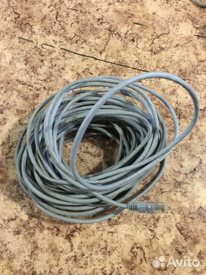 Один кабель ethernet