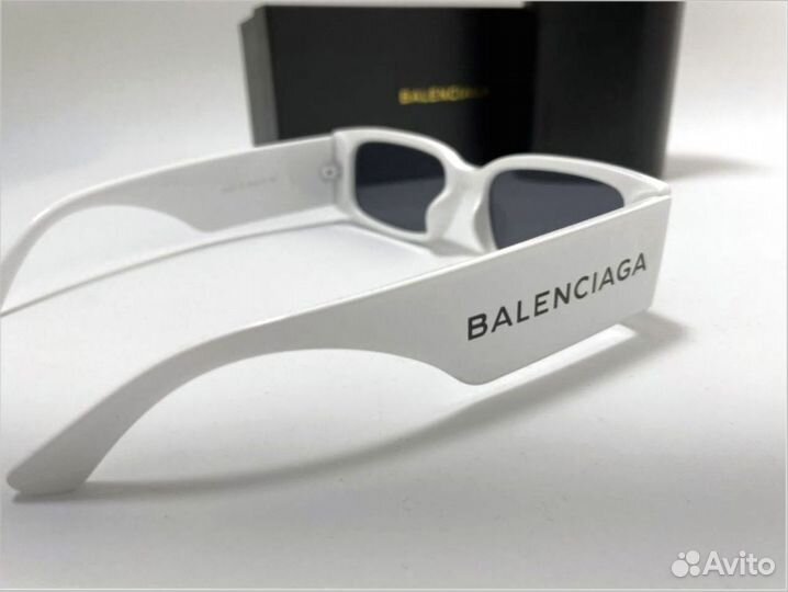 Солнечные очки Balenciaga