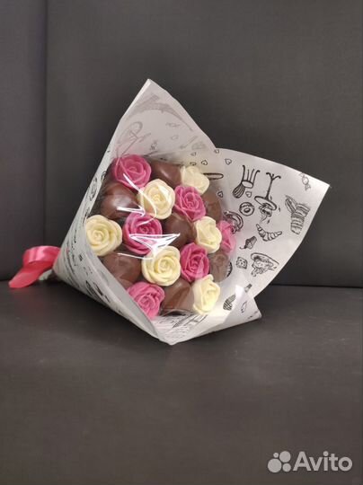 Букет из Роз и Сердец - 19 шт