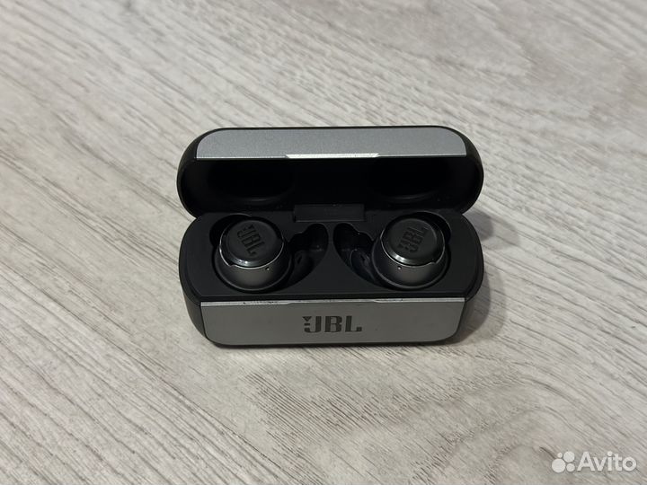 Беспроводные наушники jbl