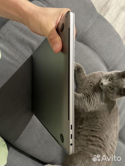 Apple MacBook Pro 15 2017 16gb 1tb