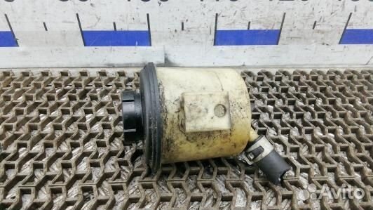 Бачок гу nissan almera tino V10 (OML01NO01)