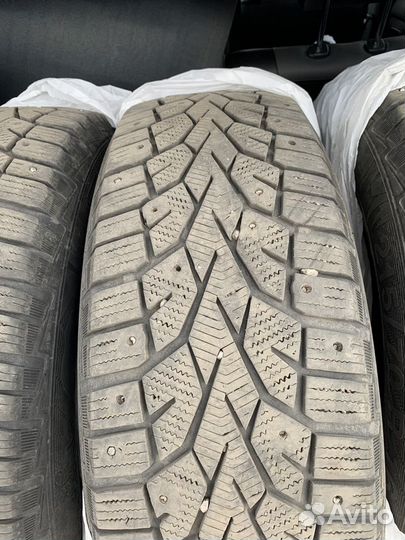 Gislaved Nord Frost 200 SUV 215/70 R16 100T