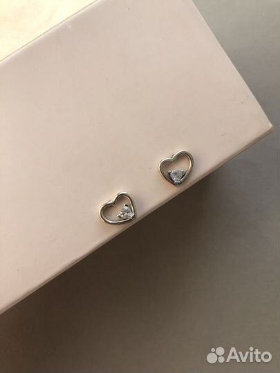 Серьги пандора 297813cz ассиметричные сердца