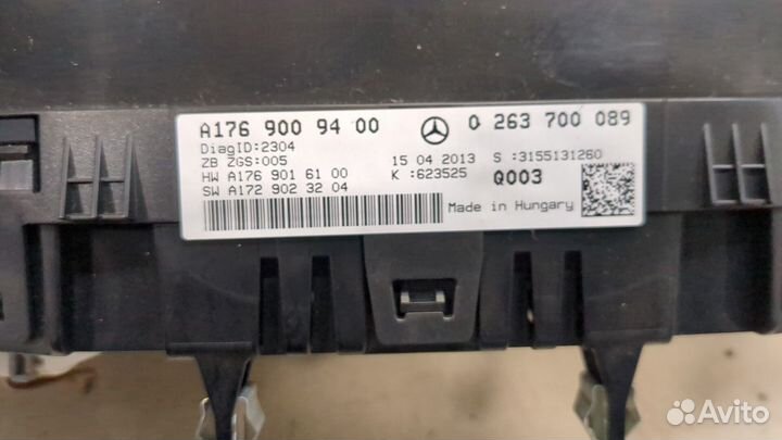 Щиток приборов Mercedes A W176, 2013