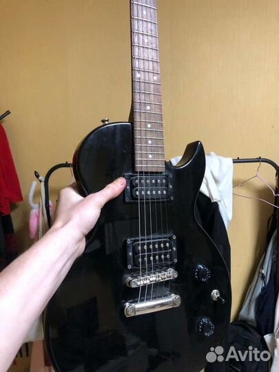 Электрогитара Cort cr50-BK, комбоусилитель, провод