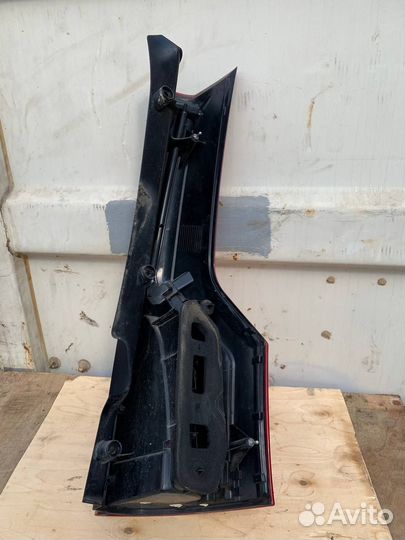 Задний левый фонарь Citroen C4 Picasso