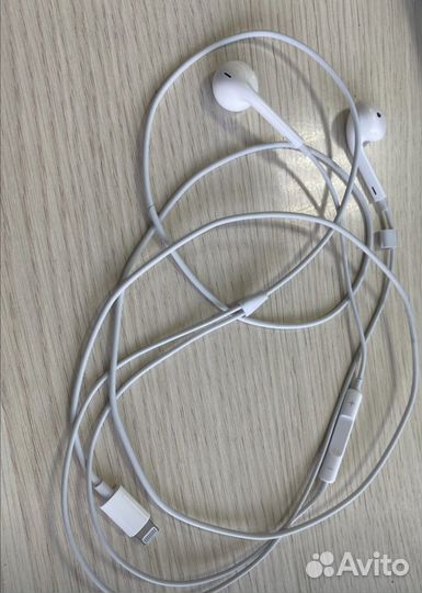 Наушники apple