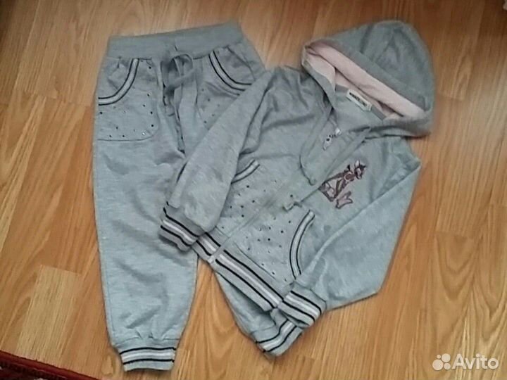 Трикотажный костюмчик на девочку,на рост 98см