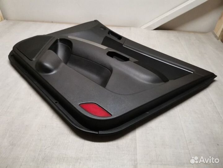 Обшивка двери передняя правая Geely Emgrand Ec7