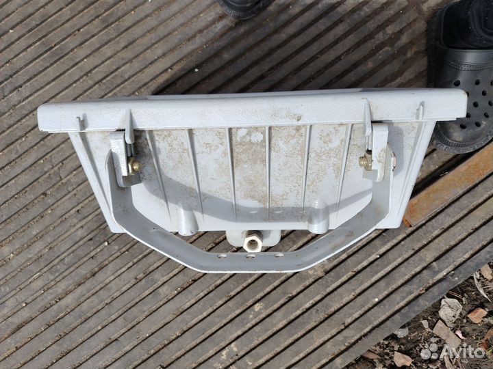 Фонарь прожектор