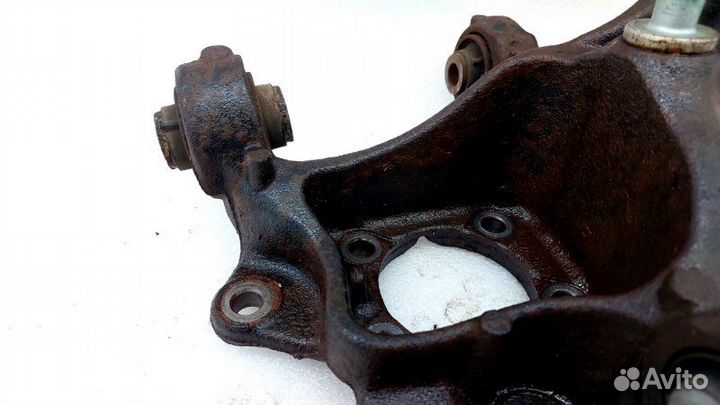 Кулак поворотный задний правый Toyota Camry XV70