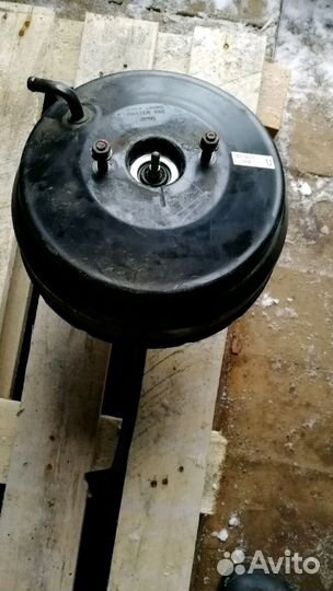 Усилитель тормозов MR 527618