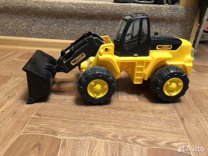 Детские игрушки трактор