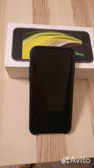 iPhone SE, 64 ГБ